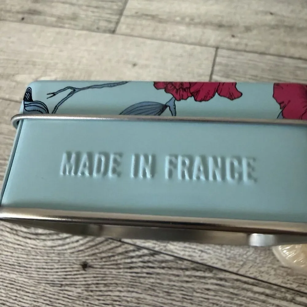 La Chatelaine la chatelaine